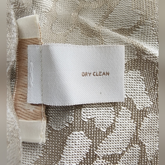 CHICO'S Gray Silver Tone On Tone Fringed Wrap Scarf 28 X 74 Inches - Picture 6 of 7